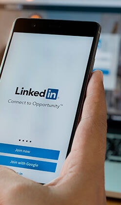 Compruebe las oportunidades en nuestro Linkedin